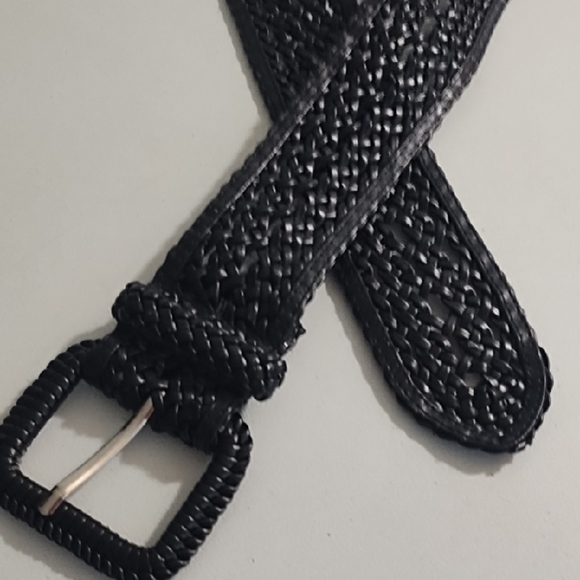 Elegant Black Woven Belt - Picture 3 of 12